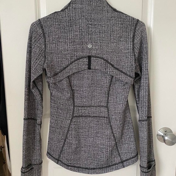 Lululemon On the Move Define Jacket - Picture 2 of 3